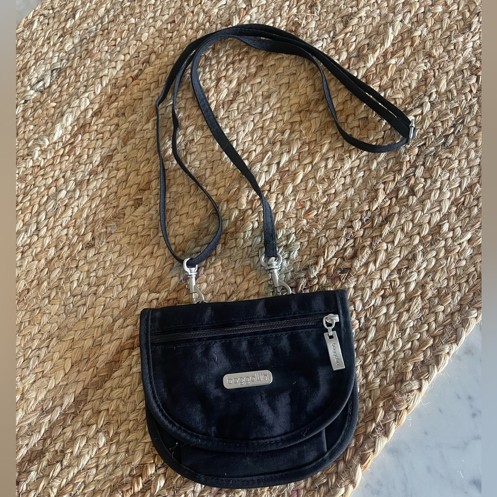 Baggallini mini crossbody travel wallet bag 🖤